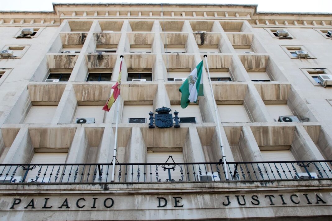 Fachada de la Audiencia Provincial de Sevilla