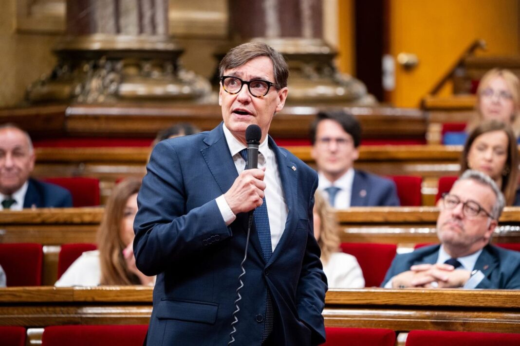 Salvador Illa durante declaración institucional en el Palau de la Generalitat