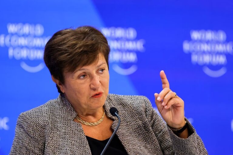 Kristalina Georgieva en conferencia de prensa junto al ministro de Economía Luis Caputo