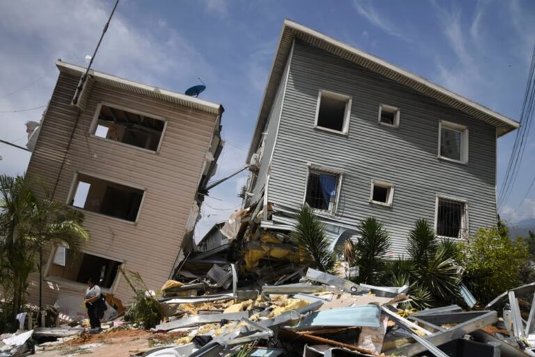 Operativos de rescate en Venezuela tras el terremoto del 24 de junio