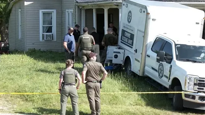 Vivienda rural en Hamden, Ohio, donde fueron rescatados 16 menores en condiciones de abandono extremo