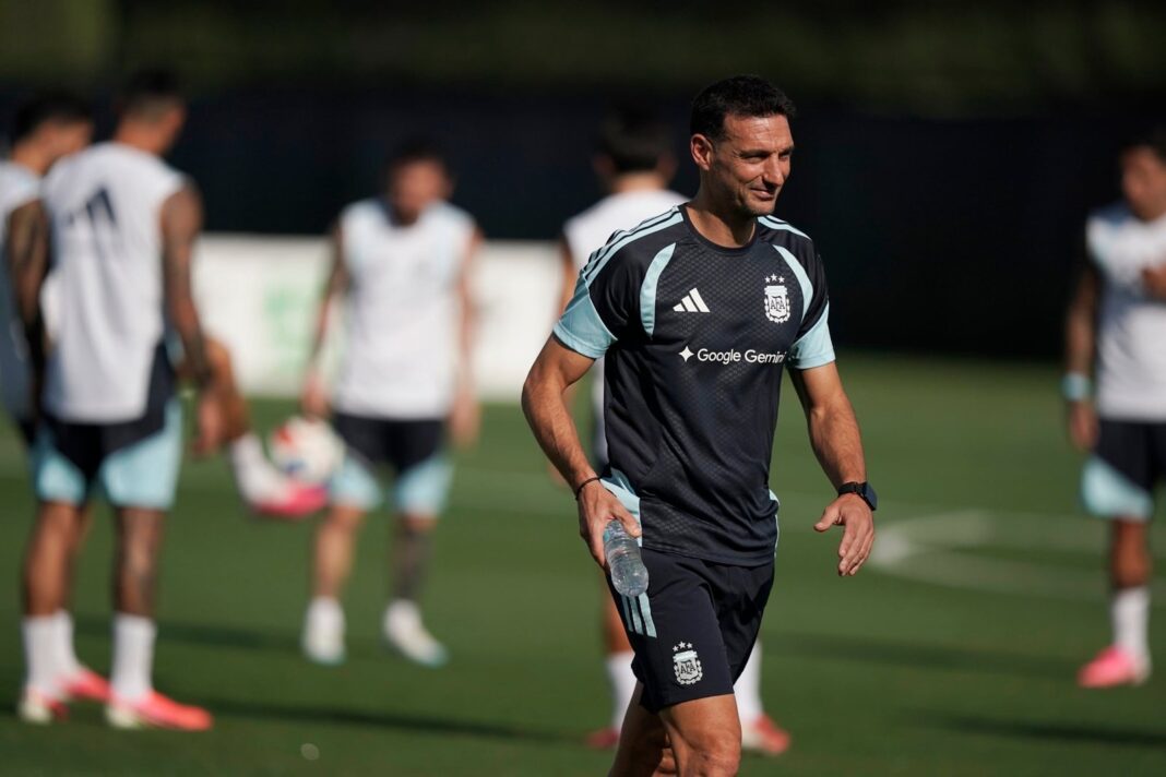 Lionel Scaloni durante un partido de la selección argentina