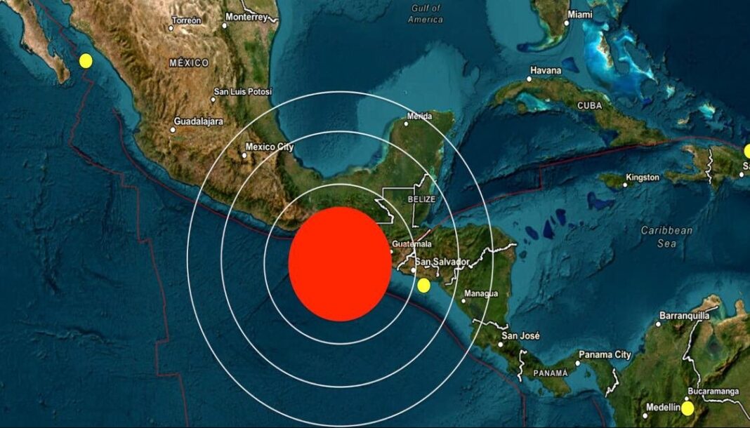 Mapa que muestra epicentro del sismo de magnitud 7.3 frente a costas de Guatemala