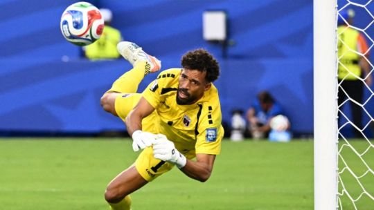 Vozinha, arquero de Cabo Verde, durante el partido contra Argentina por el Mundial 2026