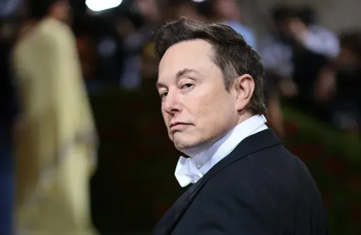 Gráfico de cotizaciones de Tesla y SpaceX en Wall Street