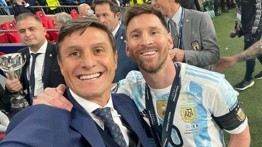 Javier Zanetti durante una entrevista sobre Argentina e Inglaterra