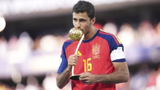 Rodri Hernández con la camiseta del Barcelona