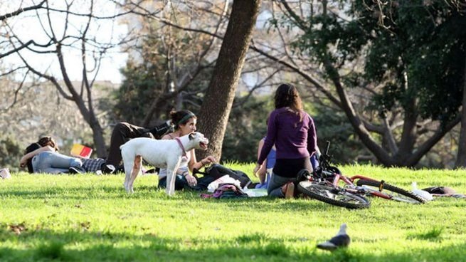 Cielo parcialmente nublado en el Área Metropolitana de Buenos Aires