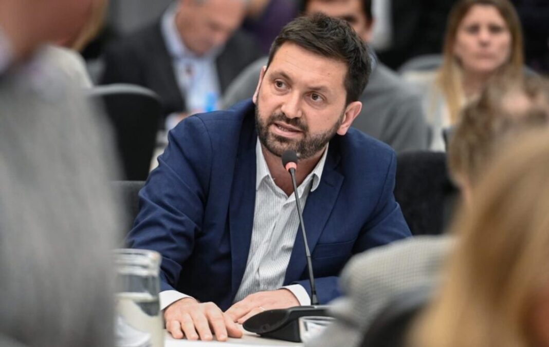 Diputados en sesión legislativa