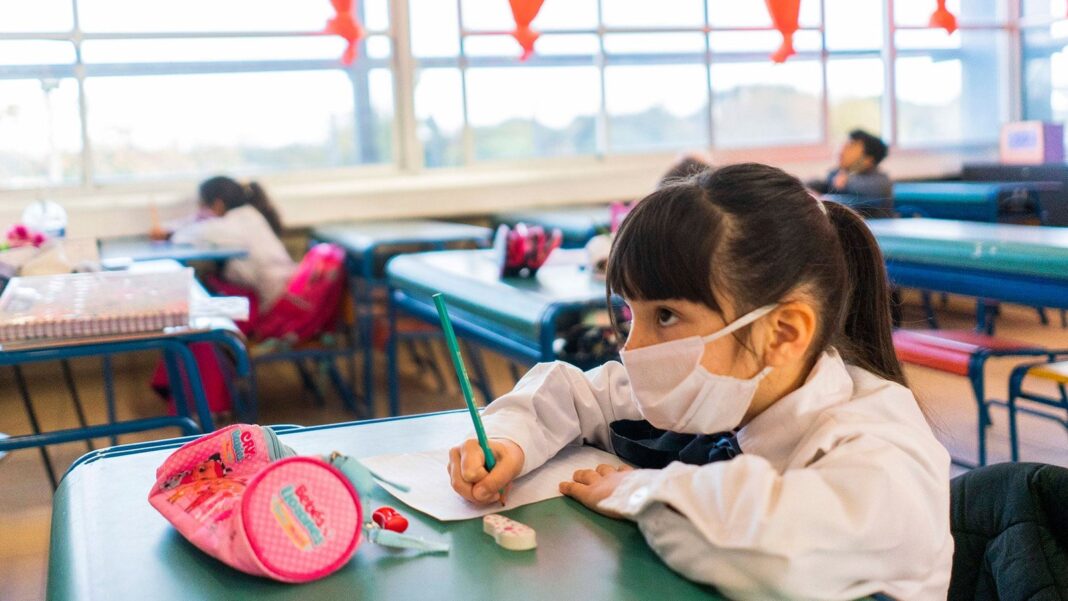 Escuela vacía en Texas por cierre debido al COVID-19