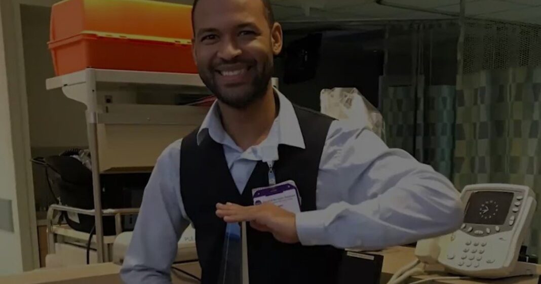 Frank Báez, graduado en Enfermería por la NYU