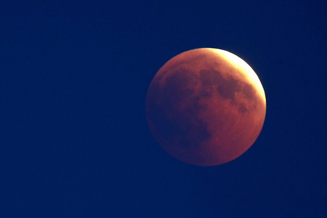 Eclipse lunar total visto desde Argentina