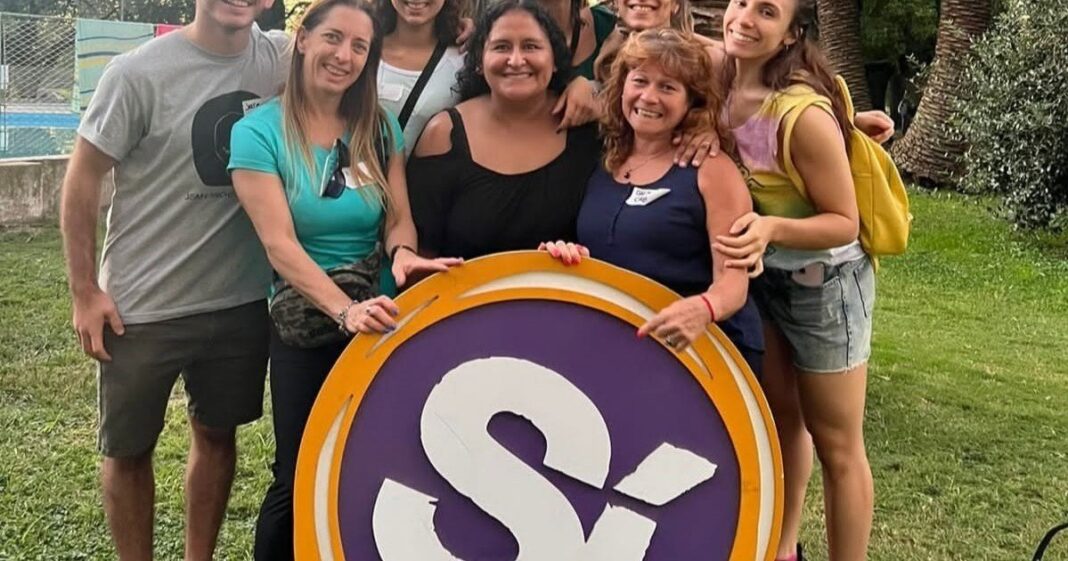 Voluntarios de Fundación Sí durante una recorrida nocturna