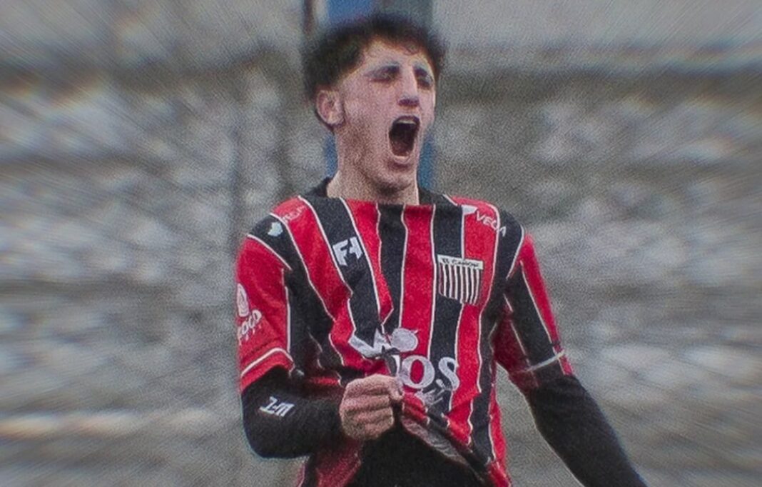 Aitxuri Isasmendi, jugador de El Cañón, autor del gol récord