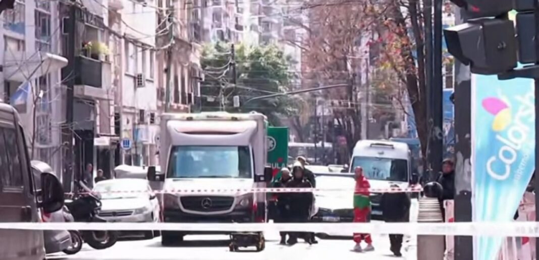 Operativo en Recoleta por un hombre atrincherado