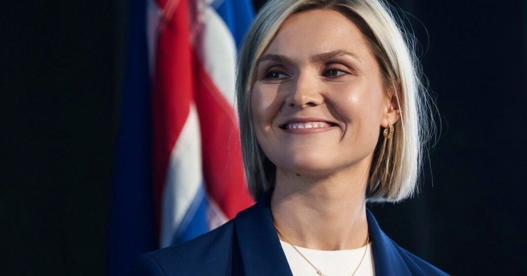 Urna electoral en Islandia durante el referéndum sobre la adhesión a la UE