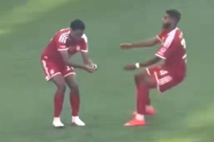 Jamal Musiala en el campo de juego durante el partido Bayern Múnich vs RB Leipzig