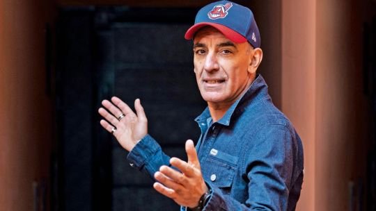 Mauricio Dayub en su estudio del barrio de Palermo