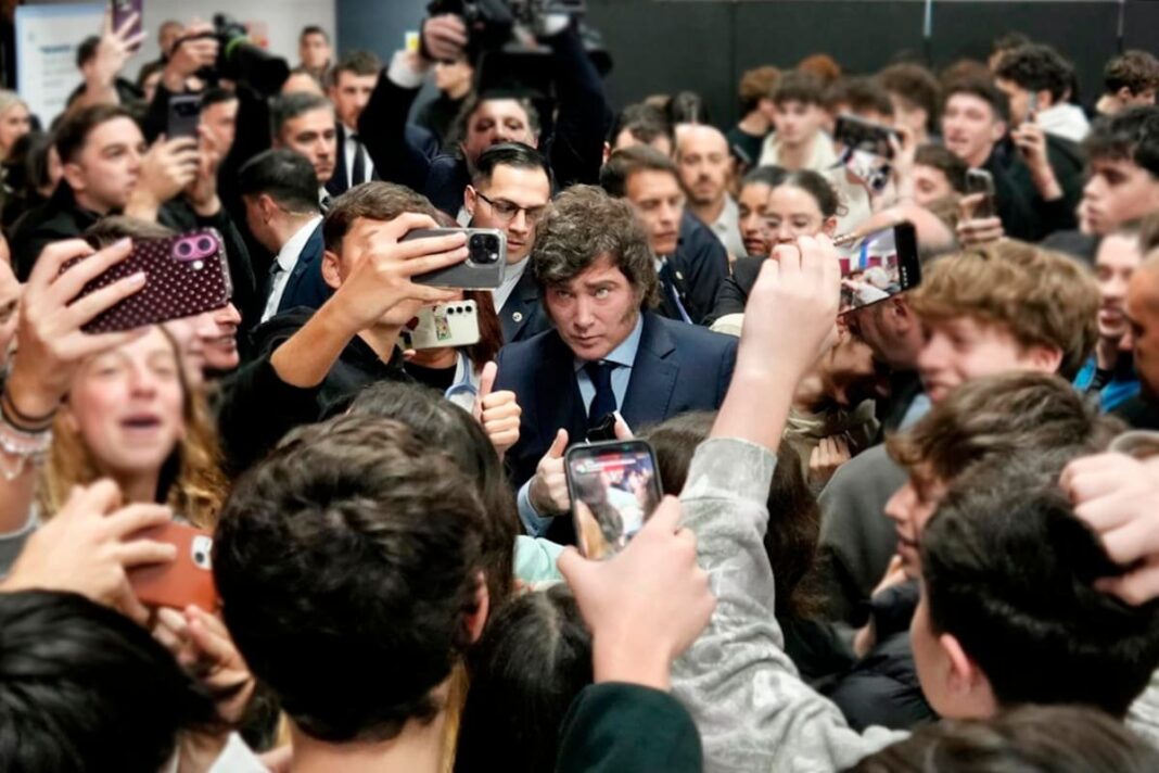 Javier Milei en una reunión de Gabinete