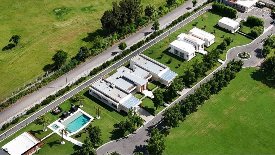 Propiedad de Villa Rosa, Pilar, vinculada al tesorero de la AFA Pablo Toviggino