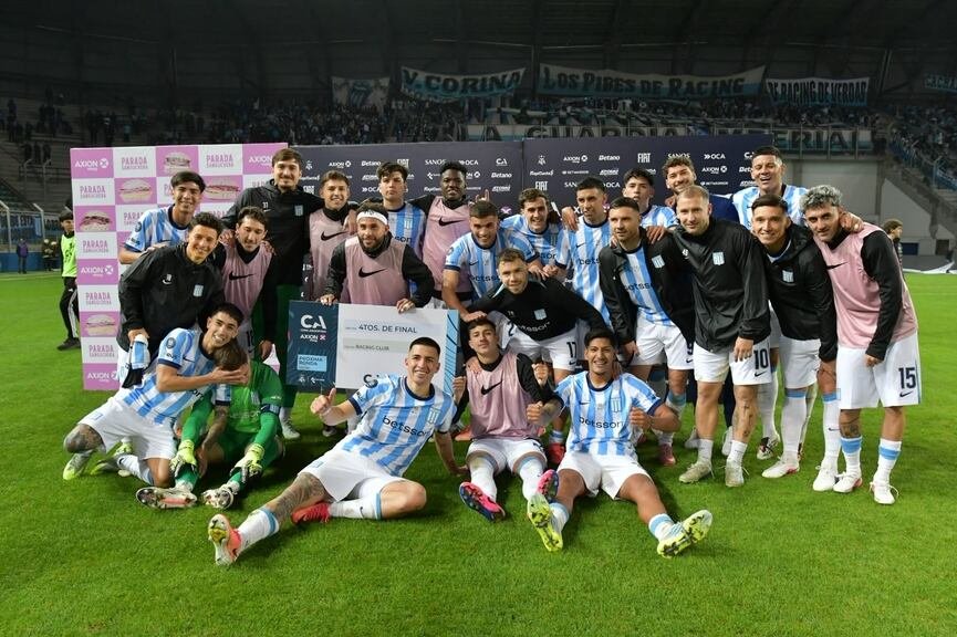 Jugadores de Racing celebran el gol ante Belgrano en la Copa Argentina 2026