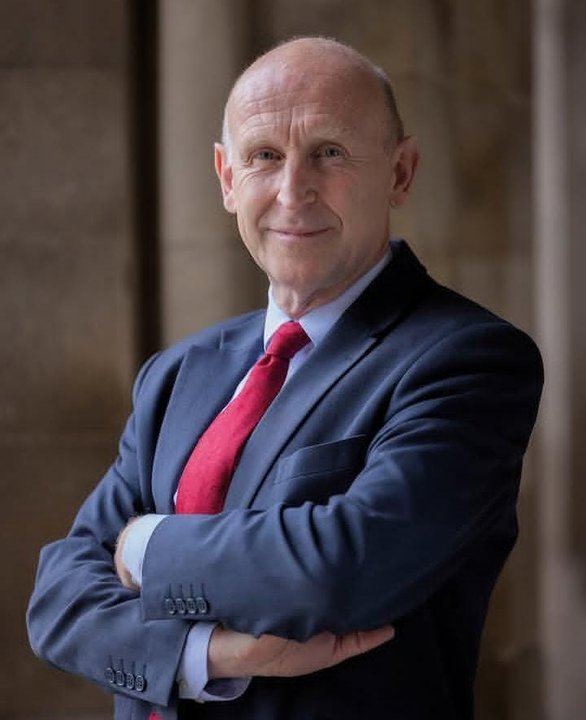 John Healey, ministro de Hacienda de Gran Bretaña
