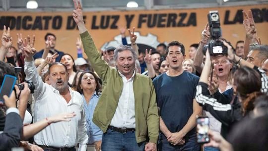 Ricardo Quintela, gobernador de La Rioja, durante un acto político