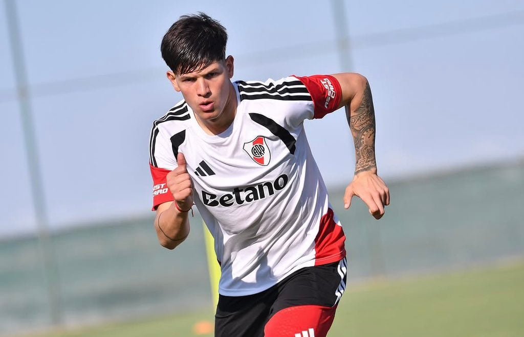 Eduardo Coudet, entrenador de River, durante un partido