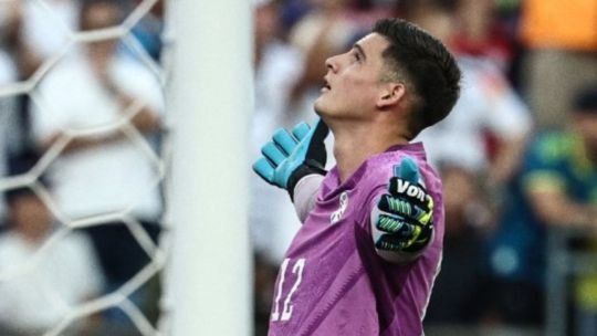 Orlando Gill con la camiseta de San Lorenzo