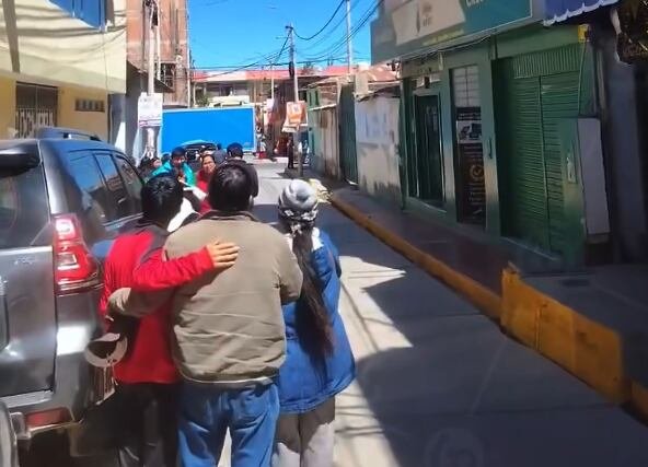 Evacuación de estudiantes durante sismo en Ayacucho, Perú