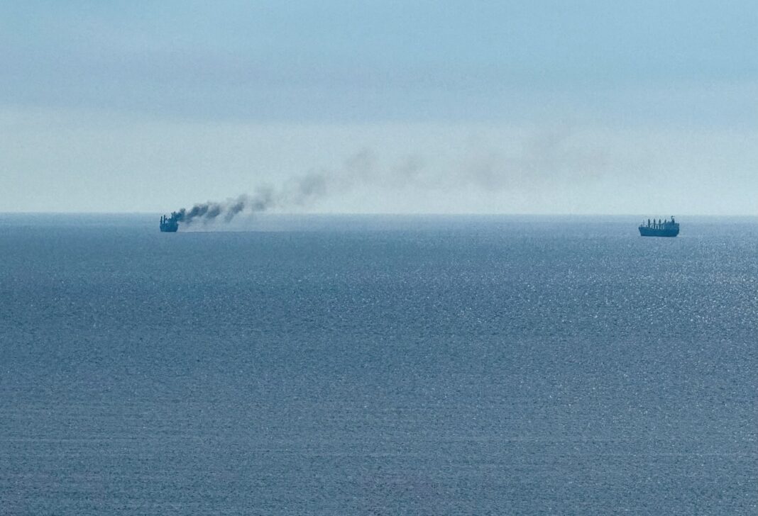 Buque de carga en el mar Caspio