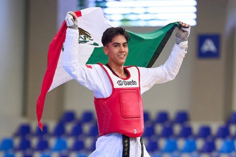 Zaid Pérez con medalla de oro en taekwondo
