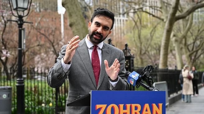 Alcalde de Nueva York Zohran Mamdani anunciando el programa Parents' Night Out