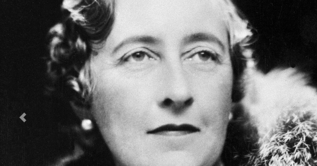 Retrato de Agatha Christie, escritora británica