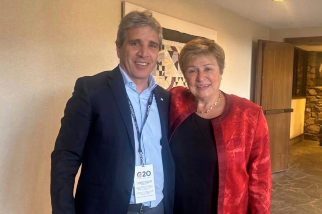Luis Caputo y Scott Bessent en la cumbre del G-20