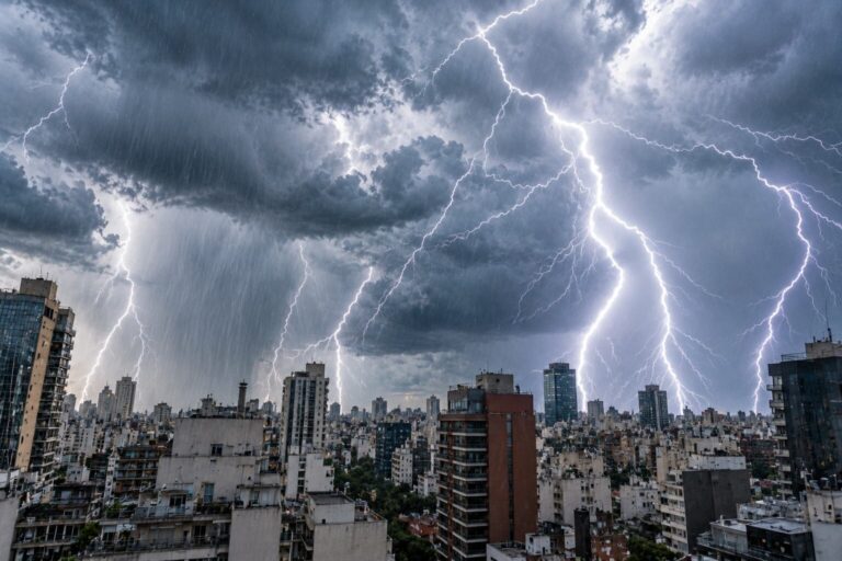 Mapa de alerta meteorológica por tormentas en el centro y norte de Argentina
