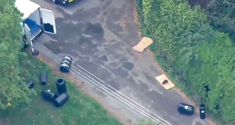 Detenidos en Fairford: cinco hombres arrestados por sospecha de terrorismo cerca de base aérea