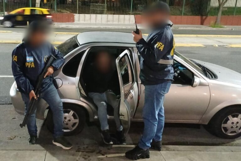 Detención en Constitución de un prófugo acusado de homicidio