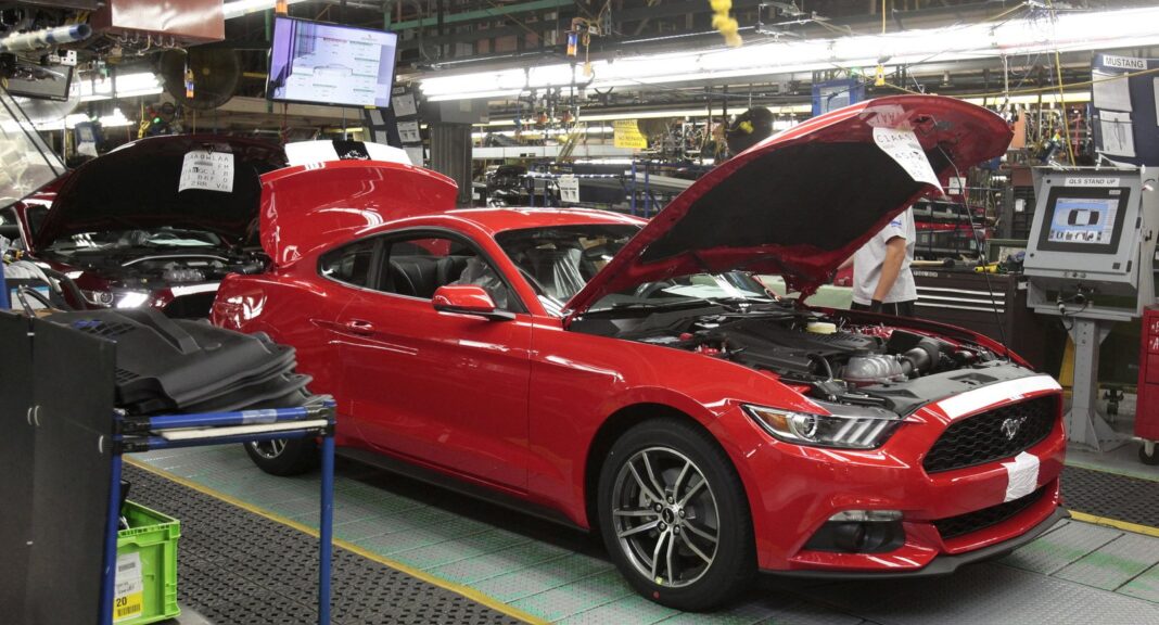 Ford Mustang retirado por fallas eléctricas
