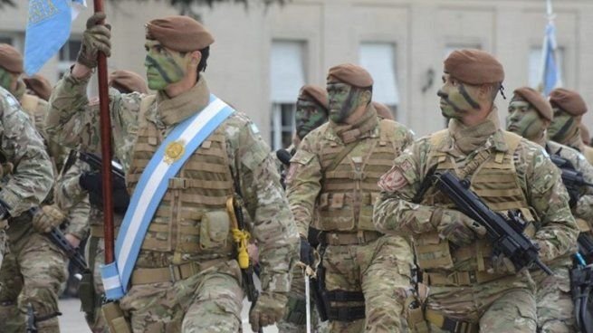 Fuerzas de seguridad federales argentinas en formación