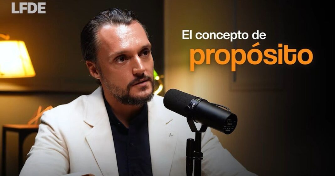 Jorge Muñoz, filósofo, durante una entrevista