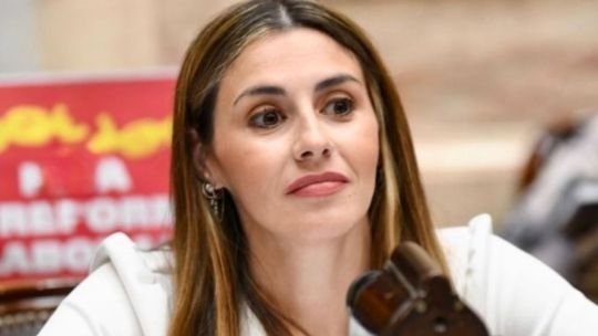 Marcela Pagano en una entrevista radial