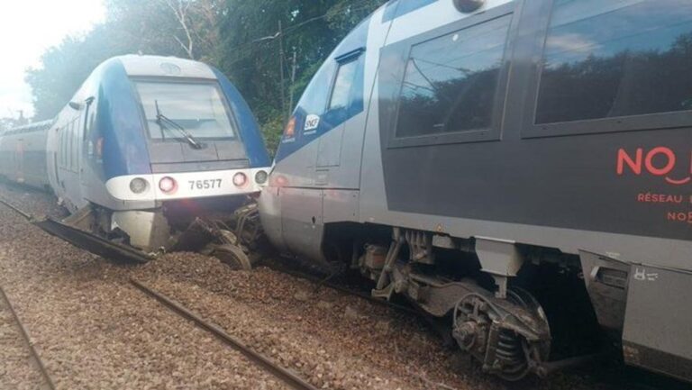 Tren descarrilado en Francia