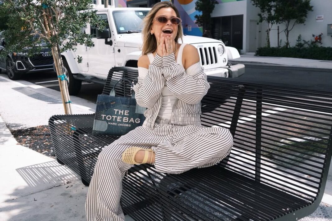 Muna Pauls posando en las calles de Miami con look urbano
