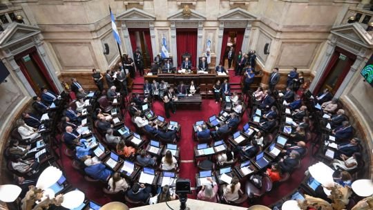 Economistas analizan las proyecciones del Presupuesto 2027 en la Ronda de Economistas