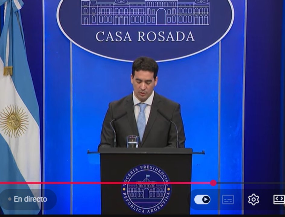 Adrián Ravier, vocero presidencial, durante una conferencia de prensa