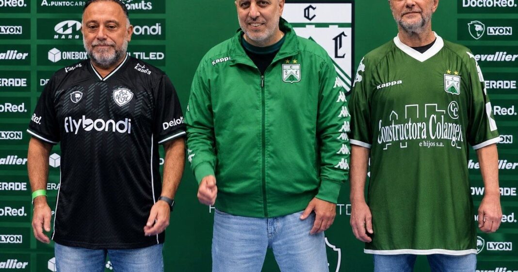 Socios de Ferro Carril Oeste votando en el Multideportivo 2 durante las elecciones presidenciales del club