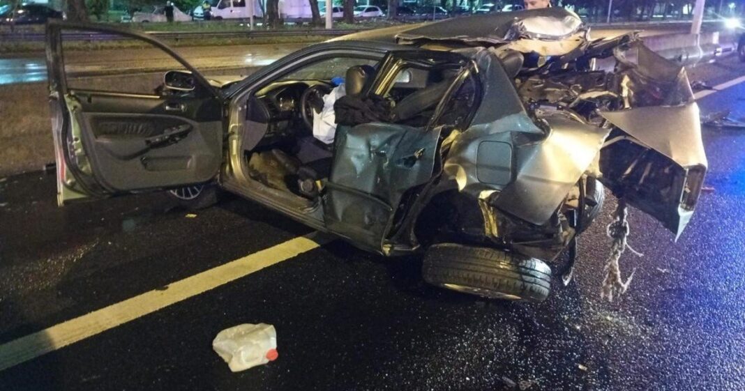 Accidente fatal en la autopista Panamericana, a la altura de Dorrego, donde una camioneta embistió a un auto y dejó un muerto