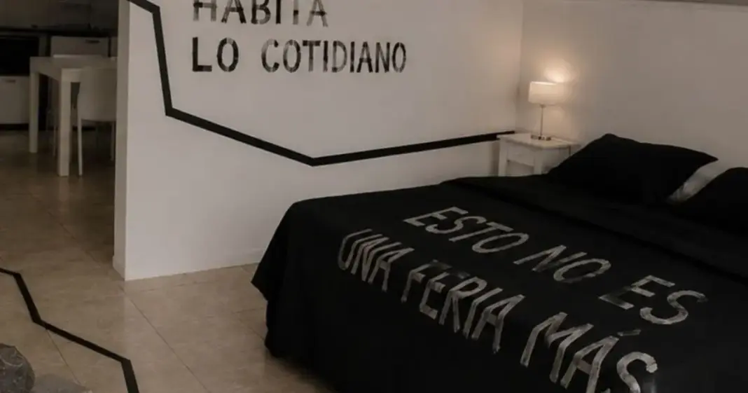 Fachada del edificio Tacha en Chacarita donde se realiza la feria Al Hueso