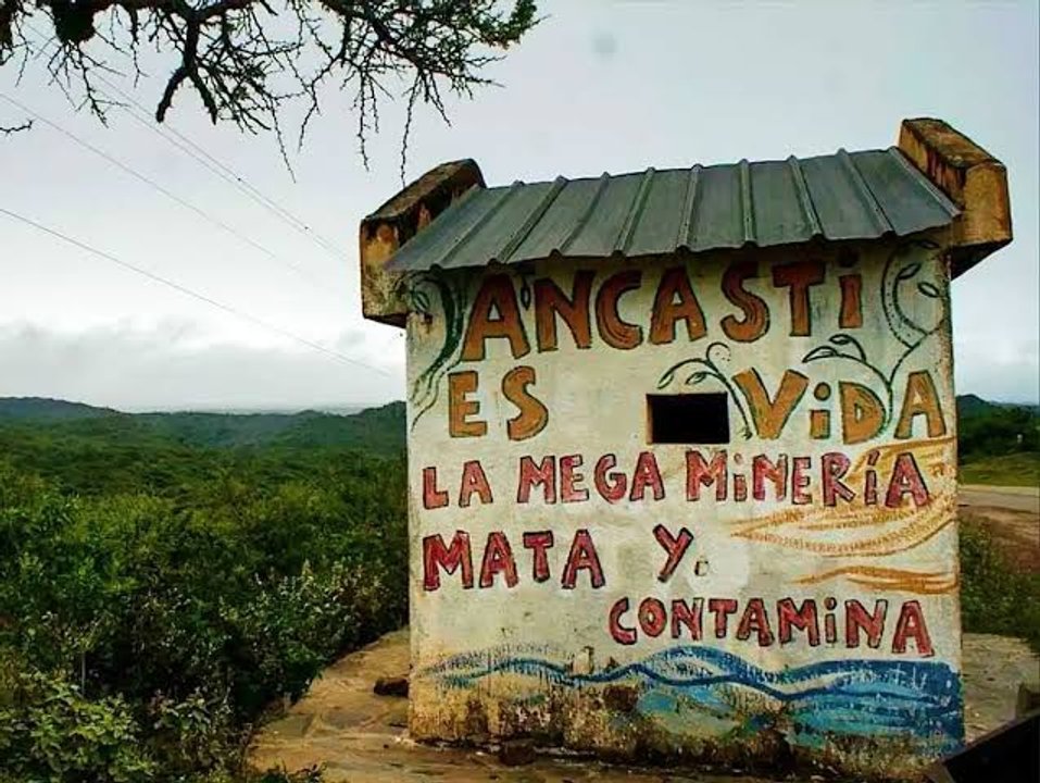 Asamblea socioambiental en Catamarca durante una reunión por el proyecto de litio El Alto